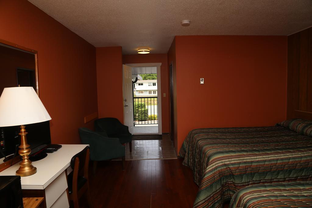 Timberlodge Rv & Campground Port Alberni Buitenkant foto
