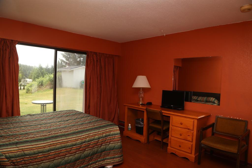 Timberlodge Rv & Campground Port Alberni Buitenkant foto