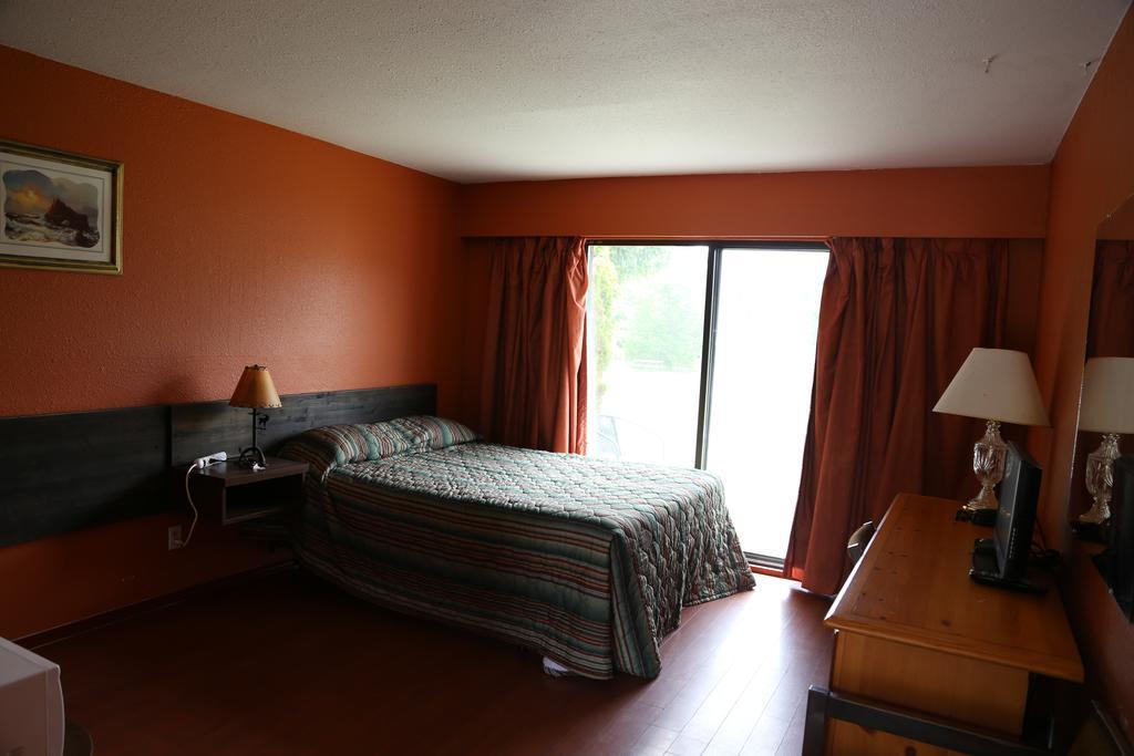 Timberlodge Rv & Campground Port Alberni Buitenkant foto